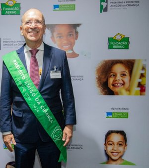 Prefeito Amigo da Criança: Ronaldo Lopes recebe prêmio promovido pela Fundação Abrinq