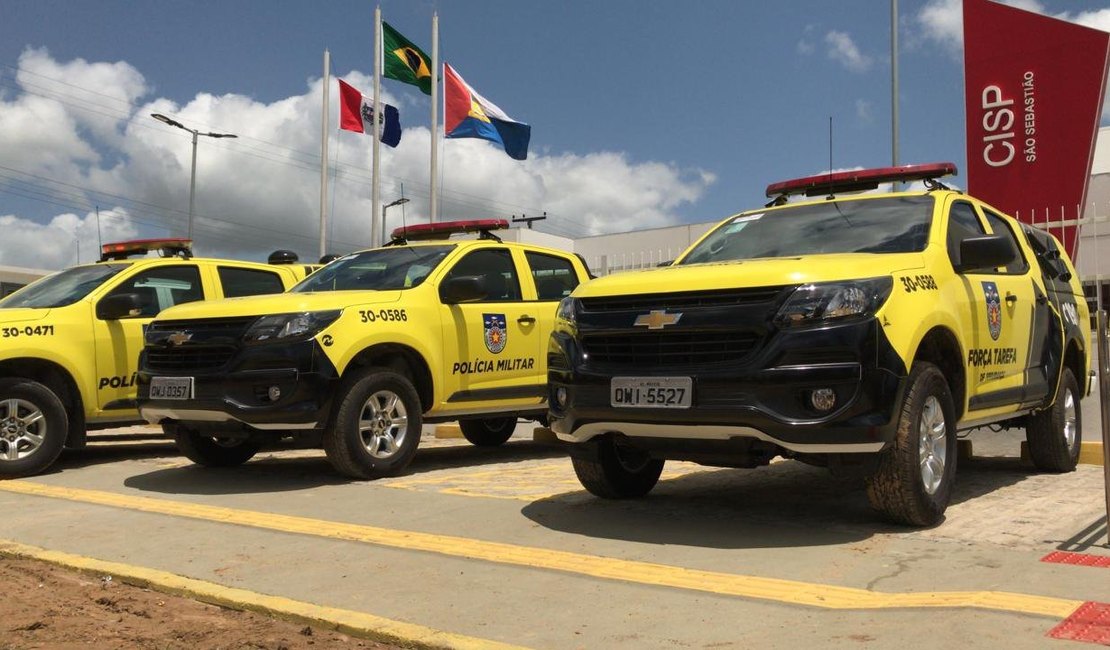 Homem com mandado de prisão é reconduzido para a cadeia em São Sebastião