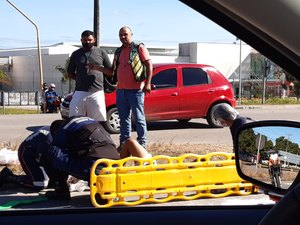 Acidente entre motocicletas deixa homem em estado grave, em Arapiraca