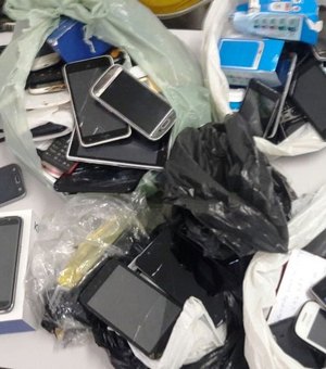 [Vídeo]Operação apreende cerca de 150 aparelhos de telefone celular em Arapiraca