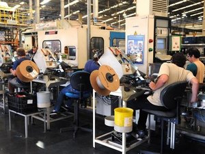 Produção industrial tem queda de 9,8% de janeiro a maio