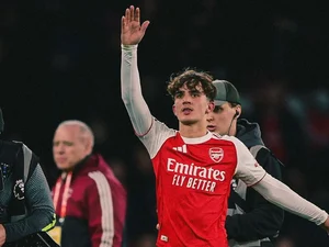 Atleta do Arsenal se torna mais jovem a fazer um gol na Premier League