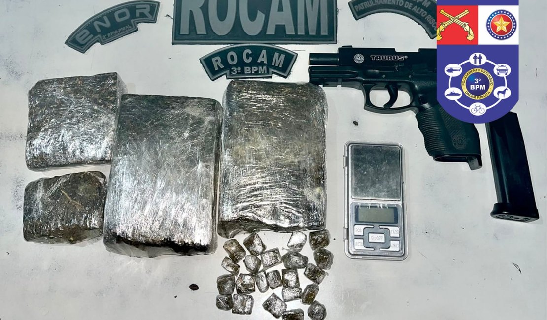 Idoso é preso após apreensão de drogas escondidas dentro do quarto e no quintal da residência