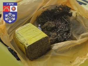Denúncia de violência doméstica resulta também em prisão por tráfico de drogas