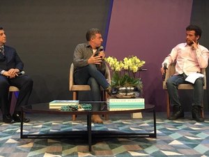 Em evento, Luciano Huck afirma: 'nunca me coloquei como candidato'