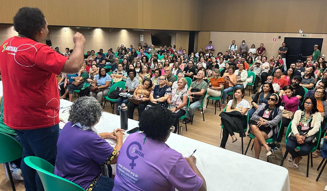 Servidores da rede estadual de Educação encerram greve após 39 dias