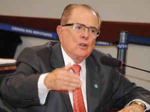 Relembre a trajetória de vida do político e empresário João Lyra