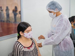 Vacinação contra Covid-19 em Arapiraca está aberta a toda população maior de 18 anos