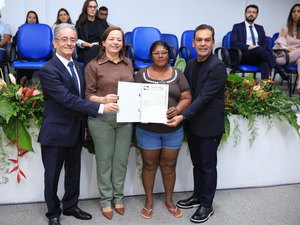 Famílias de São Sebastião são beneficiadas com títulos de propriedade de imóveis
