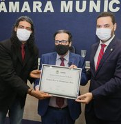Desembargador Tutmés Airan destaca seu amor por Maceió ao receber título de cidadão honorário