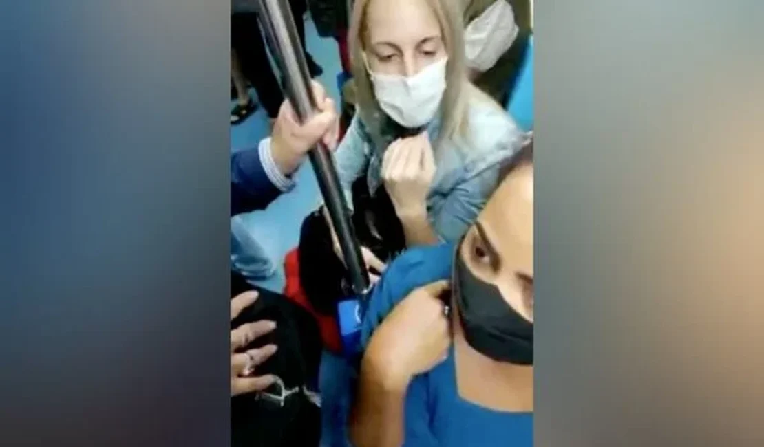 Vídeo: mulher é escoltada pela PM aos gritos de “racista” no Metrô SP