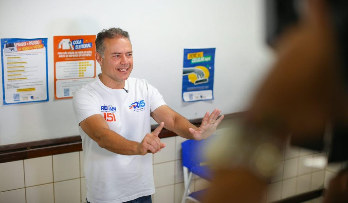 Renan Filho vota em Maceió e projeta vitória no primeiro turno