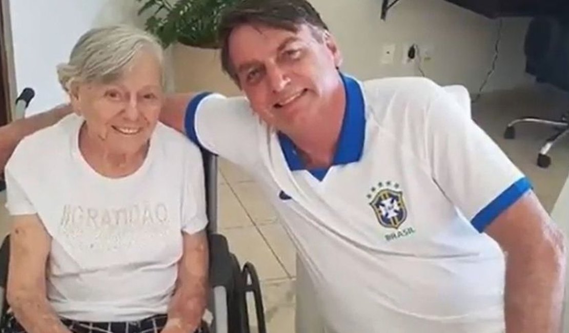 Aos 94 anos, mãe de Jair Bolsonaro morre no interior de São Paulo