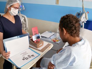 Terapia Ocupacional estimula progresso de pacientes no Helvio Auto