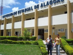 Educação e Uneal debatem oferta de especializações em todo Estado