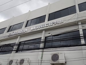 Câmara de Delmiro Gouveia aprecia projeto que aumenta de 11 para 13 vereadores