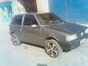 Carro é furtado durante a madrugada no José Tenório