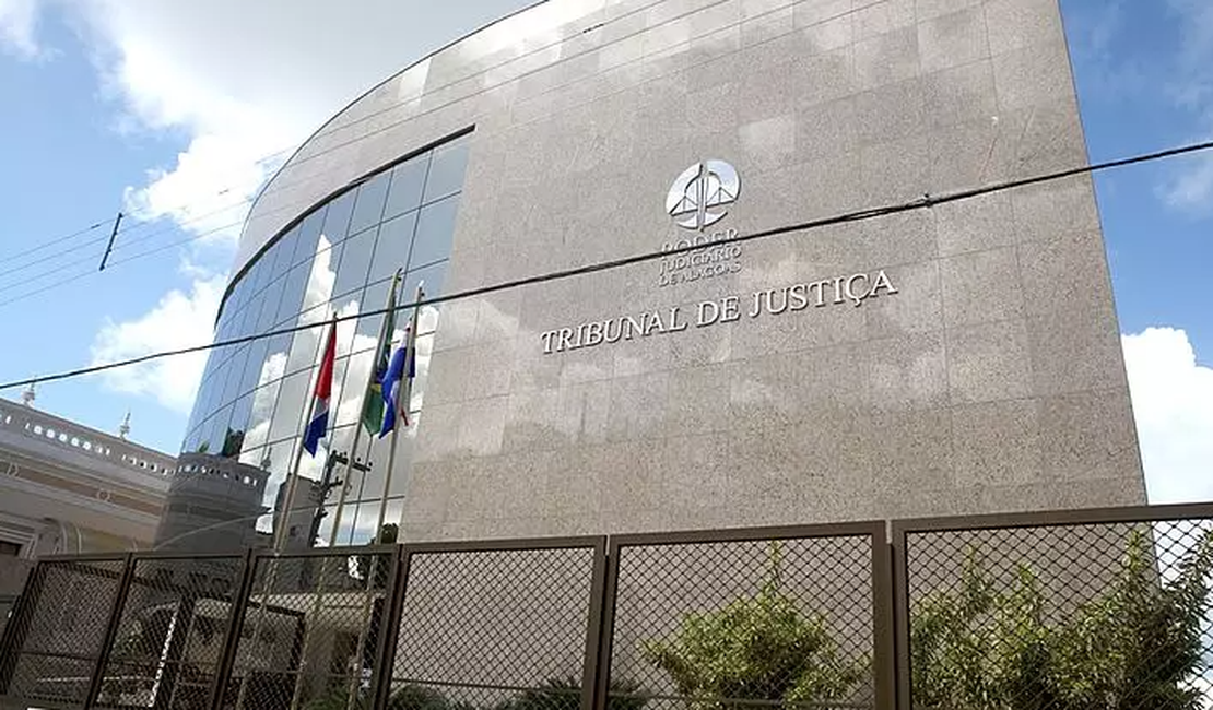 Justiça condena deputado por divulgar notícia falsa sobre violência