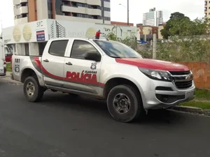 Homem reage à abordagem policial, entra em confronto e acaba preso por tráfico em Ipioca