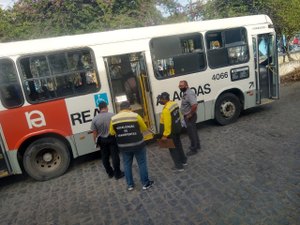 SMTT realiza fiscalização em terminais de Maceió para evitar superlotação no transporte