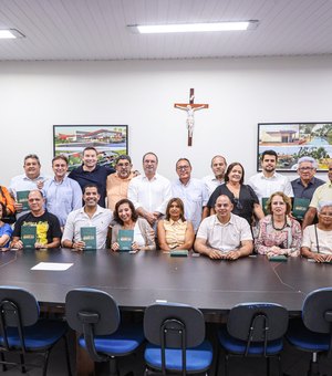 Prefeitura de Arapiraca homenageia mais 22 personalidades que construíram o desenvolvimento do município