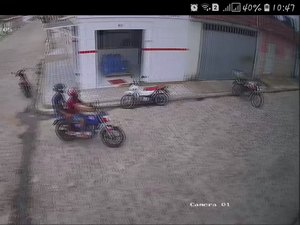 Três minutos após assalto, Polícia Militar prende acusados do crime em Arapiraca