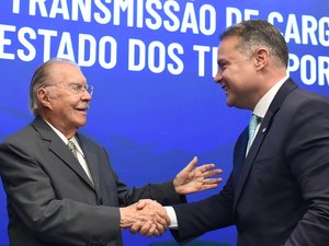 José Sarney e Renan Filho ficam frente a frente e marcam o encontro de um ex-presidente e um possível postulante à vaga de Lula
