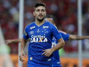 Justiça bloqueia R$ 10 mi da venda de Arrascaeta ao Flamengo