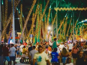 Iluminação de Natal impulsiona a economia e fortalece ambulantes de Maceió
