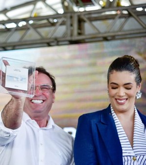 Luciano Barbosa entrega UBS modelo para 10 mil arapiraquenses no bairro Teotônio Vilela