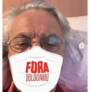 Caetano Veloso, Nanda Costa e mais 'usam' máscara de 'Fora Bolsonaro'