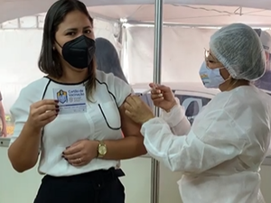 [Vídeo] Profissionais da Saúde estão aptos para tomar a dose de reforço contra a Covid-19 em Arapiraca