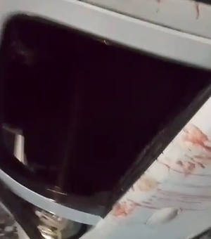 [Vídeo] Quatro homens ficam feridos após ataque com artefato explosivo a caminho de festa de torcida em Maceió