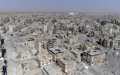 Imagem de Raqqa feita dois dias depois de as Forças Democráticas Sírias terem anunciado que a operação para expulsar o Estado Islâmico havia acabado