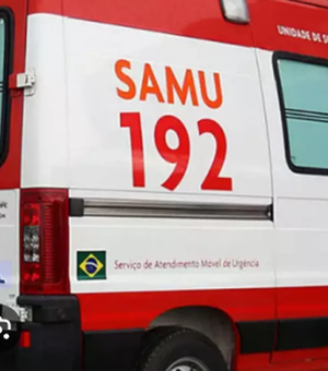 Homem é esfaqueado na cabeça e socorrido pelo Samu para o Hospital de Emergência em Arapiraca