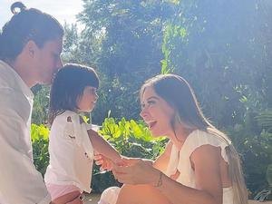 Arthur Aguiar mostra foto com Mayra Cardi e fãs vibram: 'Amo vocês juntos'