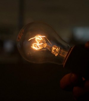 Conta de luz do consumidor pode ficar até 5% mais cara em 2017