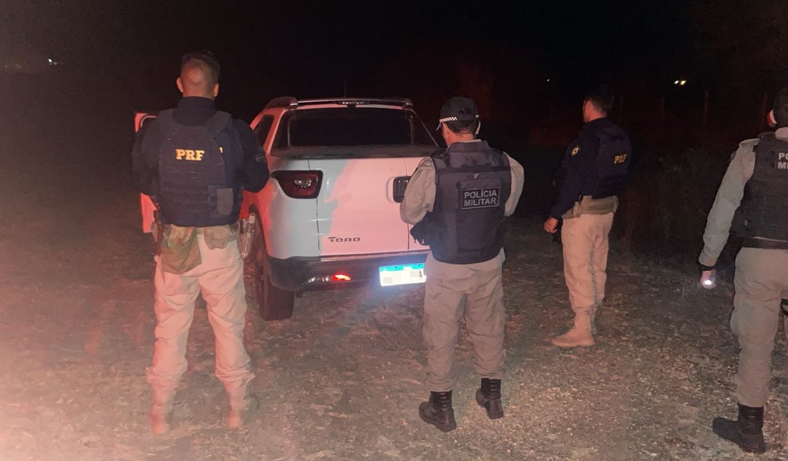 PRF recupera veículo abandonado, no município de Canapi/AL