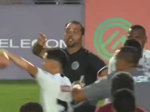 [Vídeo] Confusão entre técnicos e briga generalizada marca clássico CSE e ASA no Juca Sampaio