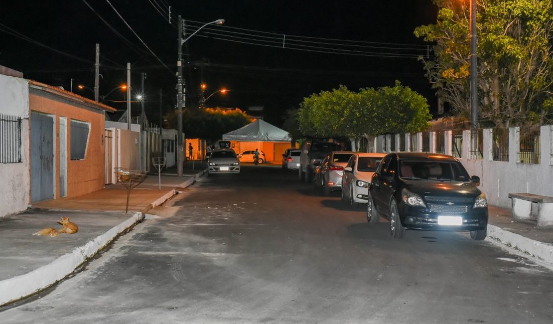 Nova Maceió pavimenta 25 ruas do Conjunto Village Campestre