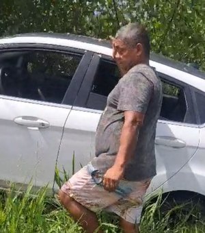 Carro sobra em curva na AL-430, em Passo de Camaragibe