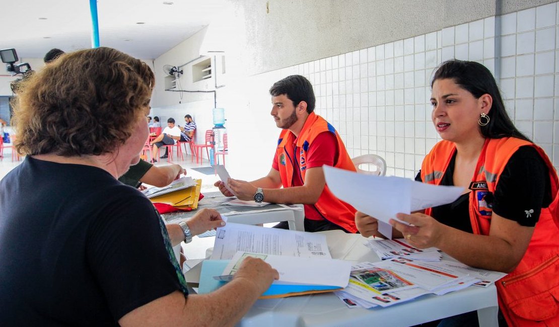 Moradores do Pinheiro são convocados para renovar ajuda humanitária