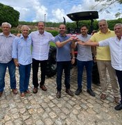 Alfredo Gaspar entrega trator e reforça apoio ao pequeno produtor em Rio Largo