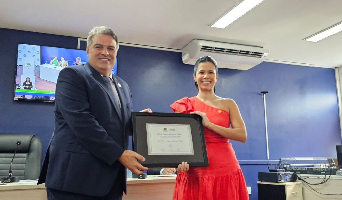 Delegada Teila Rocha recebe título de cidadã honorária de Maceió