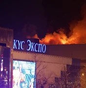 Homens armados matam ao menos 40 pessoas em casa de shows perto de Moscou; após explosões, local pegou fogo