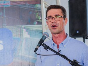 Prefeito de Pariconha é denunciado por contrato de R$ 400 mil sem licitação