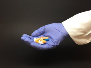 Pesquisadora esclarece remédios em teste e riscos da automedicação para a Covid-19