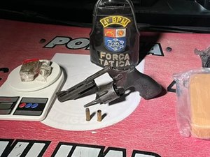 Homem atira contra policiais durante abordagem e é preso com arma e drogas em Maceió
