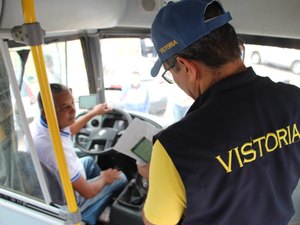 Em Campo Grande, Fiscalização flagra alunos sendo transportados em ônibus com pneus carecas