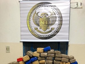 Deic prende homem que transportava 60 kg de maconha em motocicleta